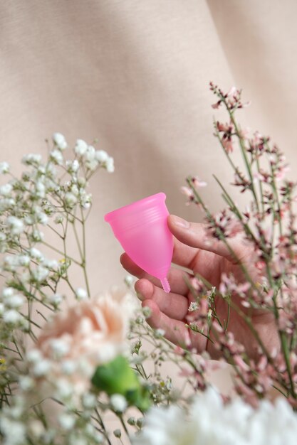 花が付いた再利用可能な月経カップ製品