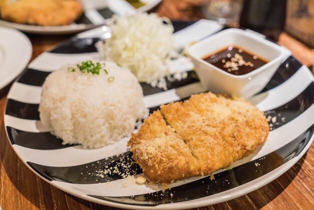 豚カツレツとんかつ入り米