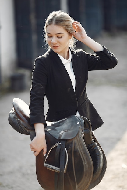 Free photo rider in a sports uniform on a rancho