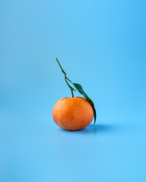 Спелый апельсин или мандарин