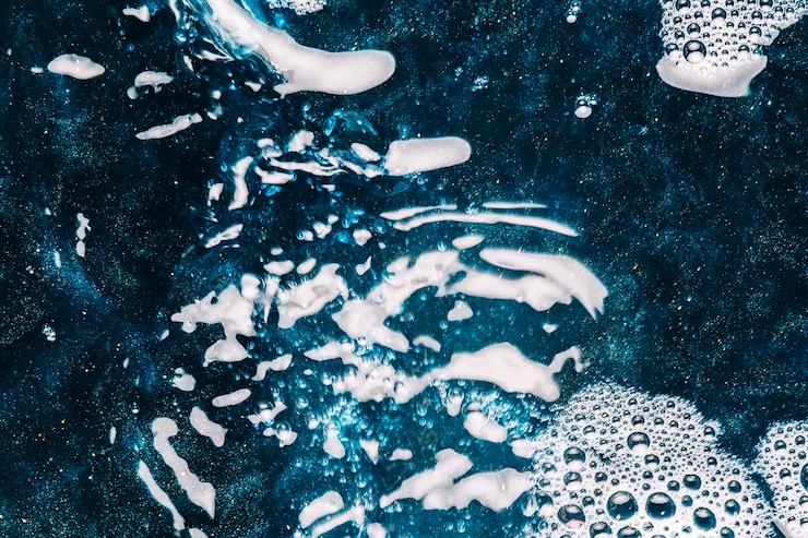 Free Photo ripples and foam on water
