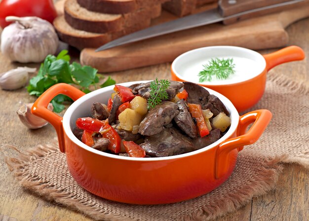 Roast chicken liver with vegetables