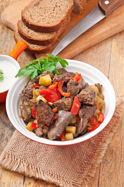 Roast chicken liver with vegetables