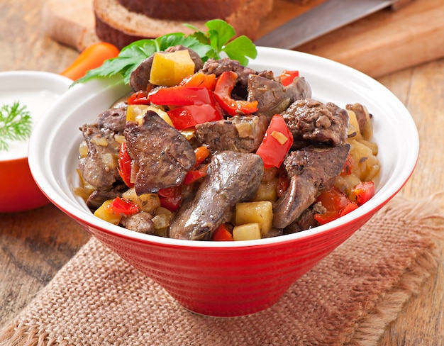 Roast chicken liver with vegetables