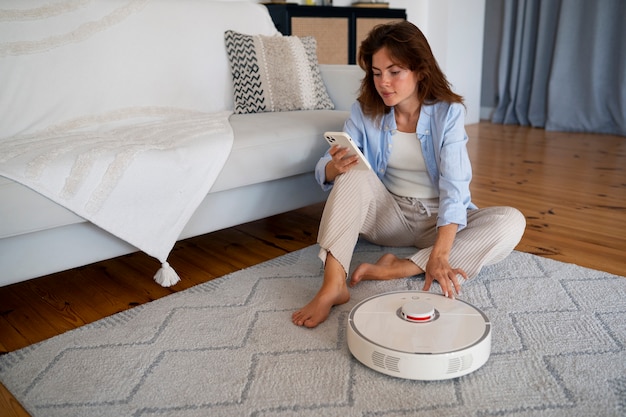 Robotic wireless vacuum cleaner control by smartphone app