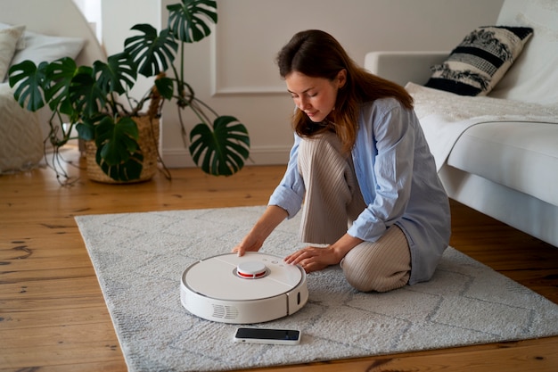 Robotic wireless vacuum cleaner control by smartphone app