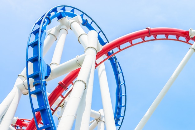 Free photo rollercoaster in the park