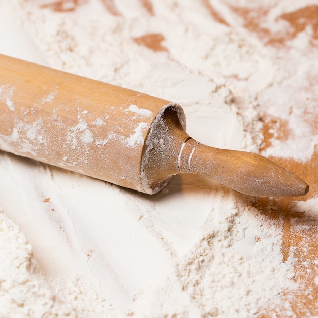 Rolling pin in the flour