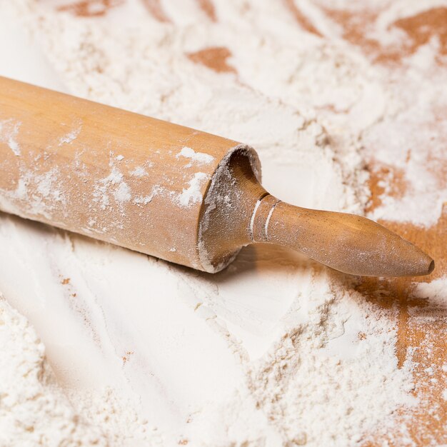 Rolling pin in the flour