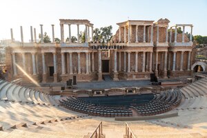 Бесплатное фото Римские руины мериды, вид сверху на римский театр эстремадура, испания