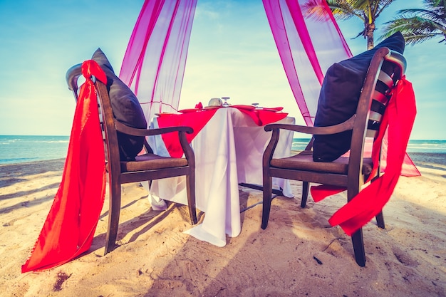 romantic dining sunset dinner ocean