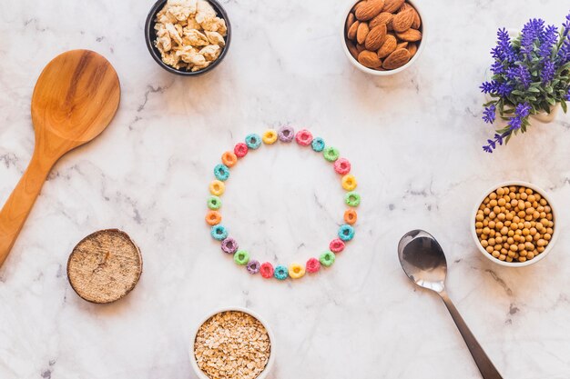 Round frame made from cereals