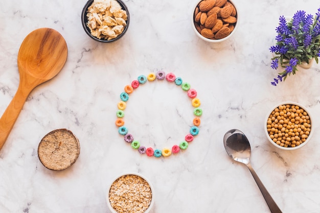 Round frame made from cereals