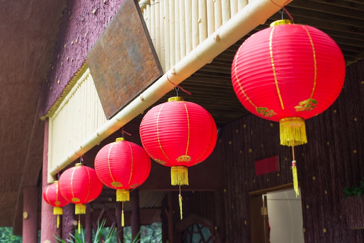 Free Photo row of chinese red lanterns