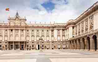 Foto gratuita palazzo reale di madrid, in spagna