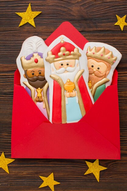royalty biscuit edible figurines in an envelope