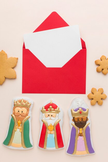 Free photo royalty biscuit edible figurines flat lay
