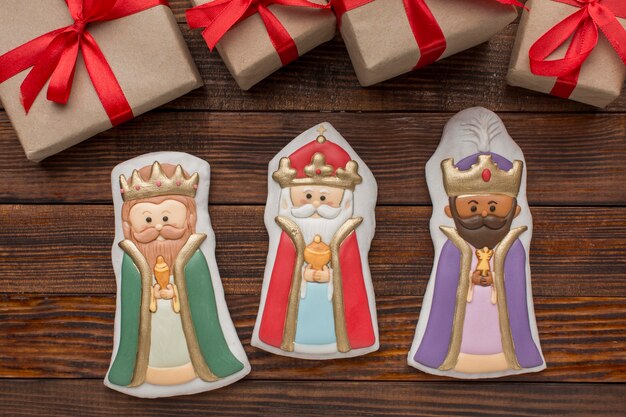 royalty biscuit edible figurines with gifts