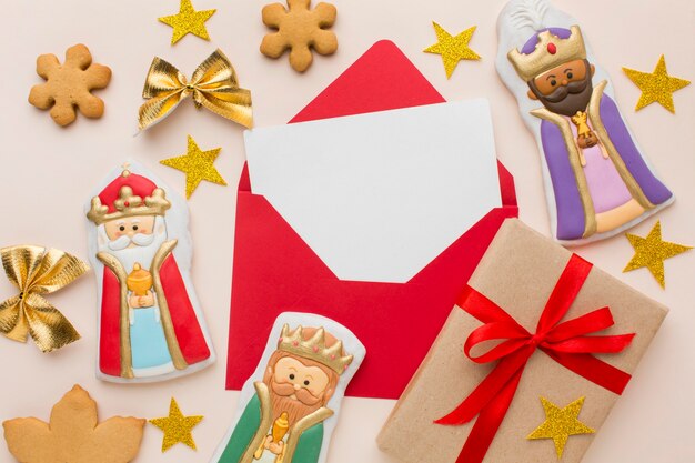 Royalty biscuit edible figurines with golden stars
