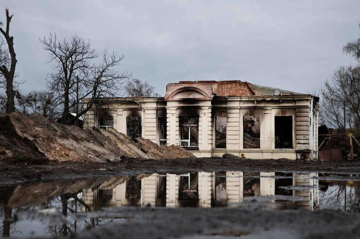 Free Photo ruined building russian's war in ukraine
