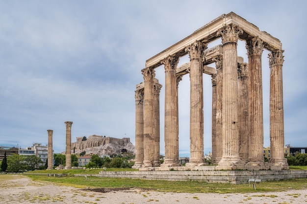 Free photo ruins at the acropolis