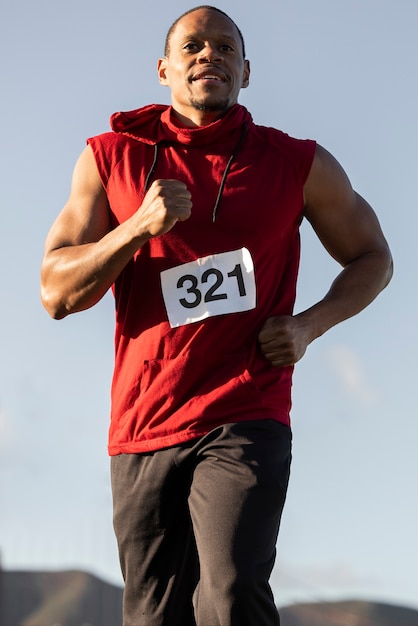 Foto gratuita allenamento del corridore per la competizione