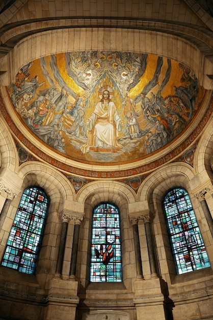 フランス、パリのSacreCoeur大聖堂のインテリア。