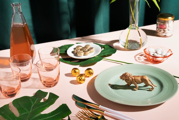 Safari party with golden cutlery arrangement