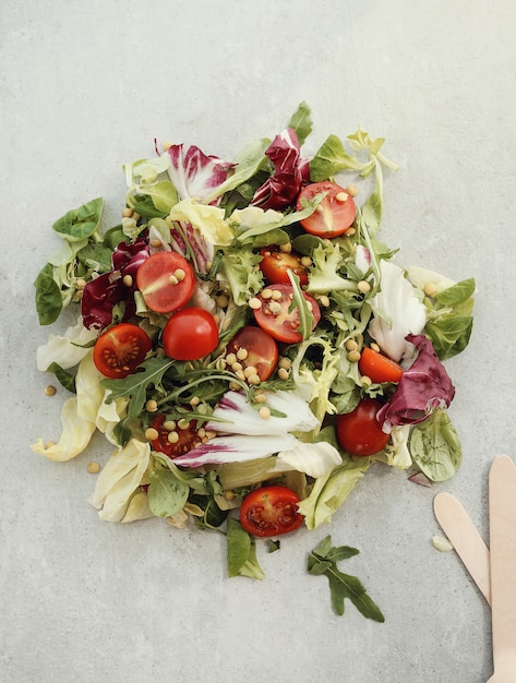 Salad with cherry tomatoes