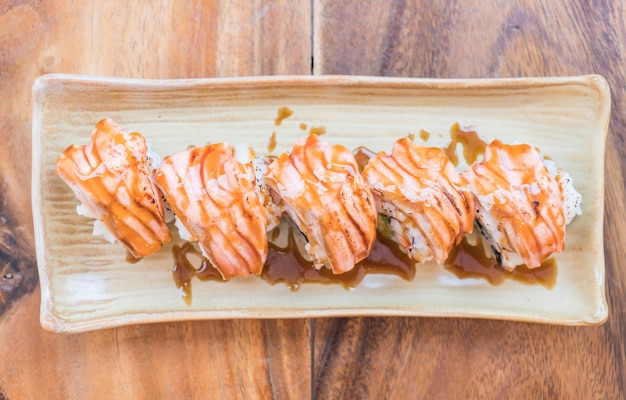 salmon burned maki with teriyaki sauce