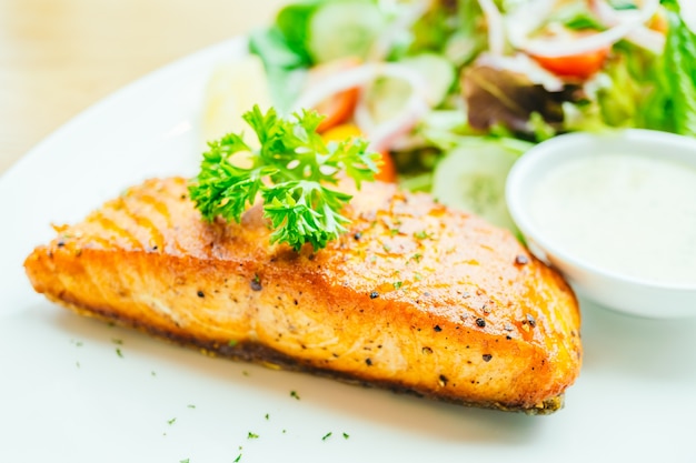 Free photo salmon steak