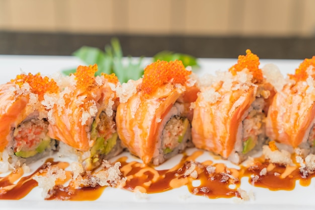 Free photo salmon sushi rolls