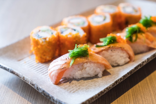 salmon sushi and salmon maki