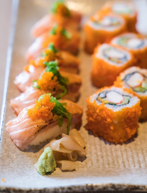 salmon sushi and salmon maki