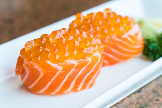 Free photo salmon sushi