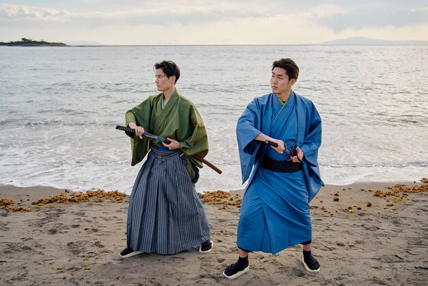 самураи на пляже