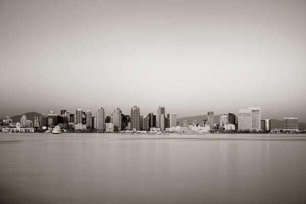 Free photo san diego city skyline and bay at sunset