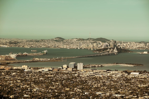 Foto gratuita architettura del centro di san francisco vista dalla cima della montagna.