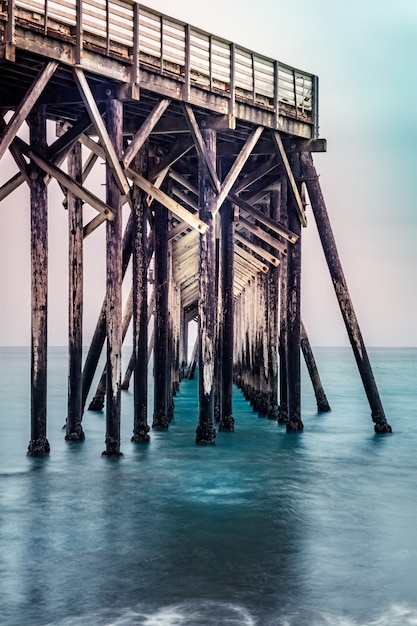 Foto gratuita molo di san simeon sulla spiaggia commemorativa di william randolph hearst, california