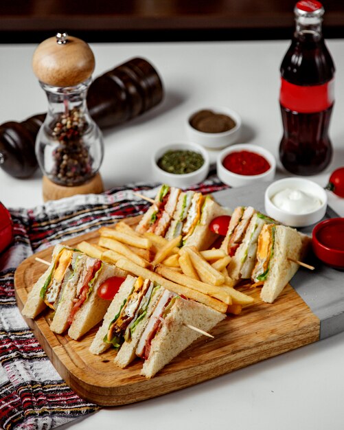 Sandwich with french fries