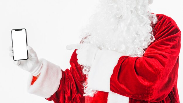 Санта-Клаус показывает смартфон
