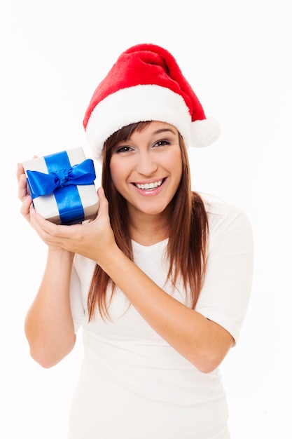 Regalo di natale della holding della ragazza della santa