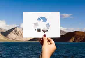 無料写真 世界のエコロジー環境保全穿孔紙リサイクルを救う