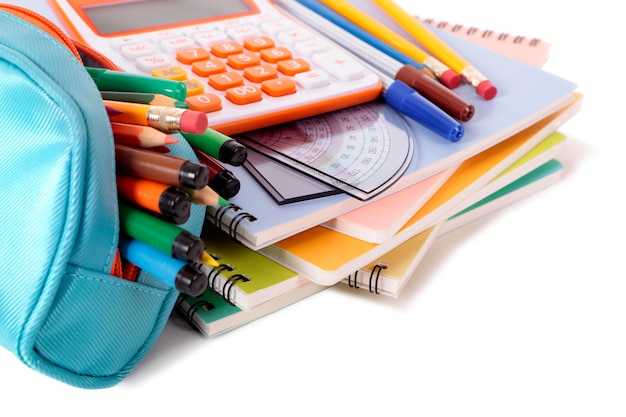 Foto gratuita astuccio e materiale per scuole