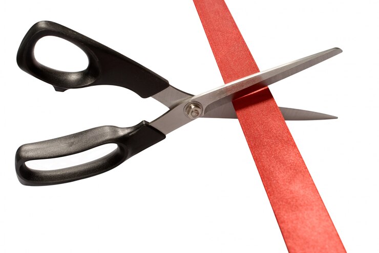 मुफ़्त फोटो scissors cutting red ribbon 