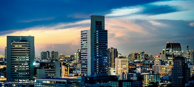 Вид на небоскреб City Evening Sunset View Concept