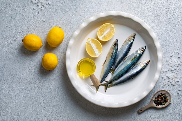 Seafood cleaning process in the kitchen