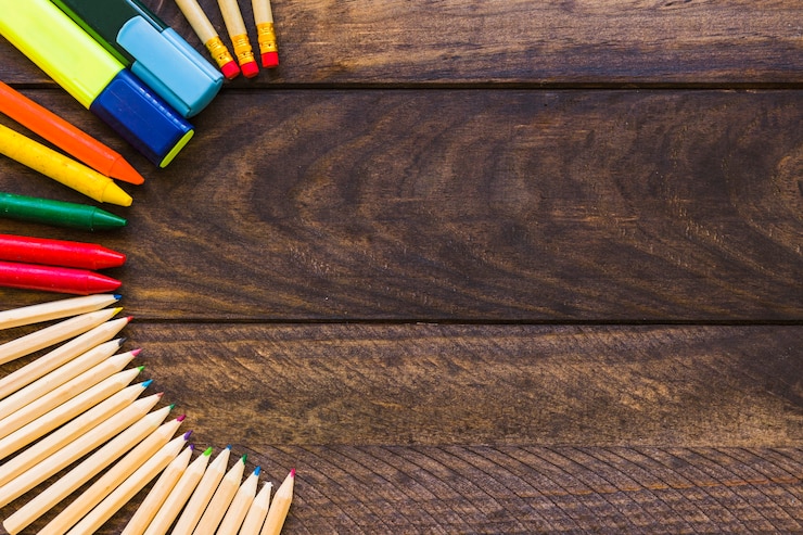 Free Photo semicircle from writing supplies