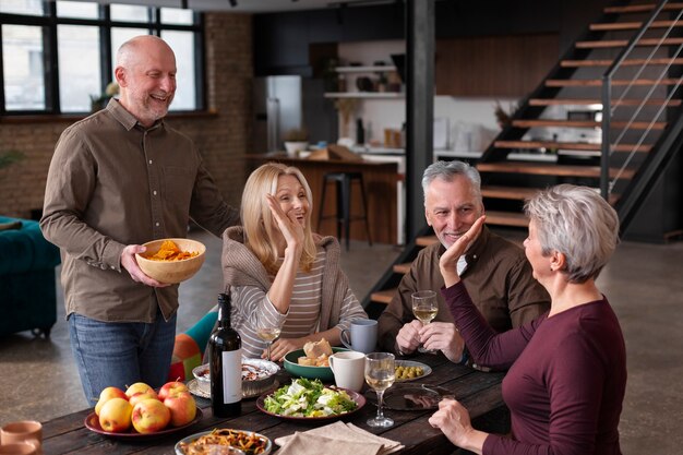 Free photo senior friends having a wonderful time together