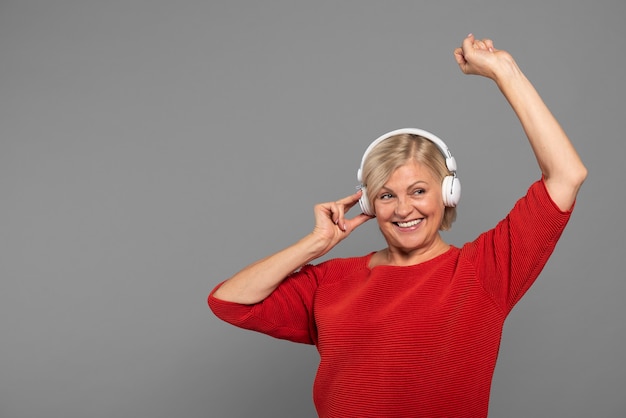 Free photo senior person gesturing isolated